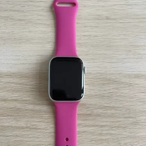б/в Смарт-годинник Apple Watch Series 6 44mm Silver Aluminium Case with Sport Band (M00D3) - Фото 3