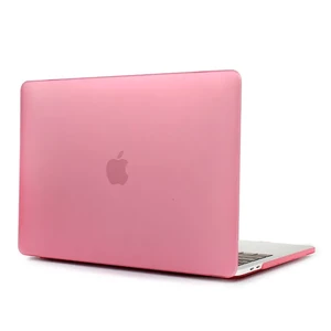 Пластиковый чехол iLoungeMax Soft Touch Matte Pink для MacBook Pro 15" (2016-2019)  - Фото 1
