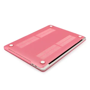 Пластиковый чехол iLoungeMax Soft Touch Matte Pink для MacBook Pro 15" (2016-2019) - Фото 2