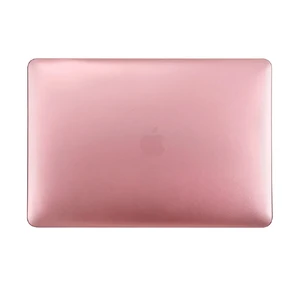 Пластиковый чехол iLoungeMax Soft Touch Metallic Rose Gold для Macbook Pro 15" (2016 | 2017 | 2018) - Фото 2