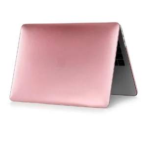 Пластиковый чехол iLoungeMax Soft Touch Metallic Rose Gold для Macbook Pro 15" (2016 | 2017 | 2018) - Фото 3