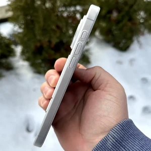 Супертонкий чохол oneLounge 1Thin 0.6mm MagSafe White для iPhone 15 - Фото 6