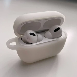Светящийся TPU чехол iLoungeMax Nightglow для Apple AirPods Pro - Фото 3