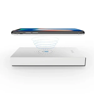 Повербанк з бездротовою зарядкою Vinsic Magic P8 White 12000mAh - Фото 4