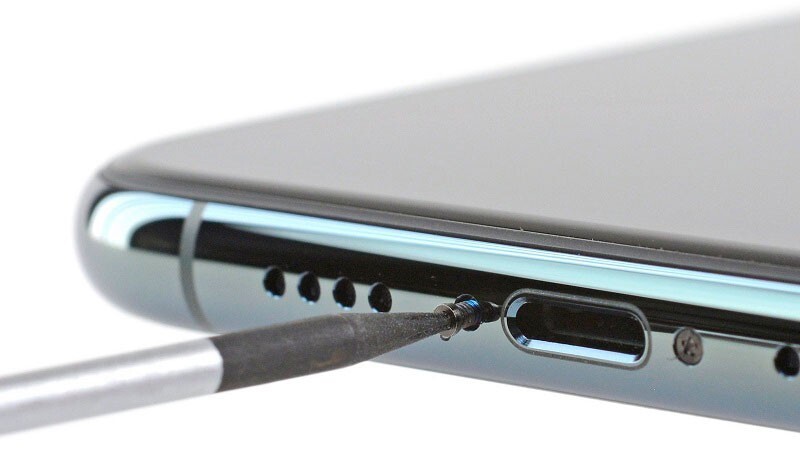 Замена гнезда зарядки iPhone в Labs Apple
