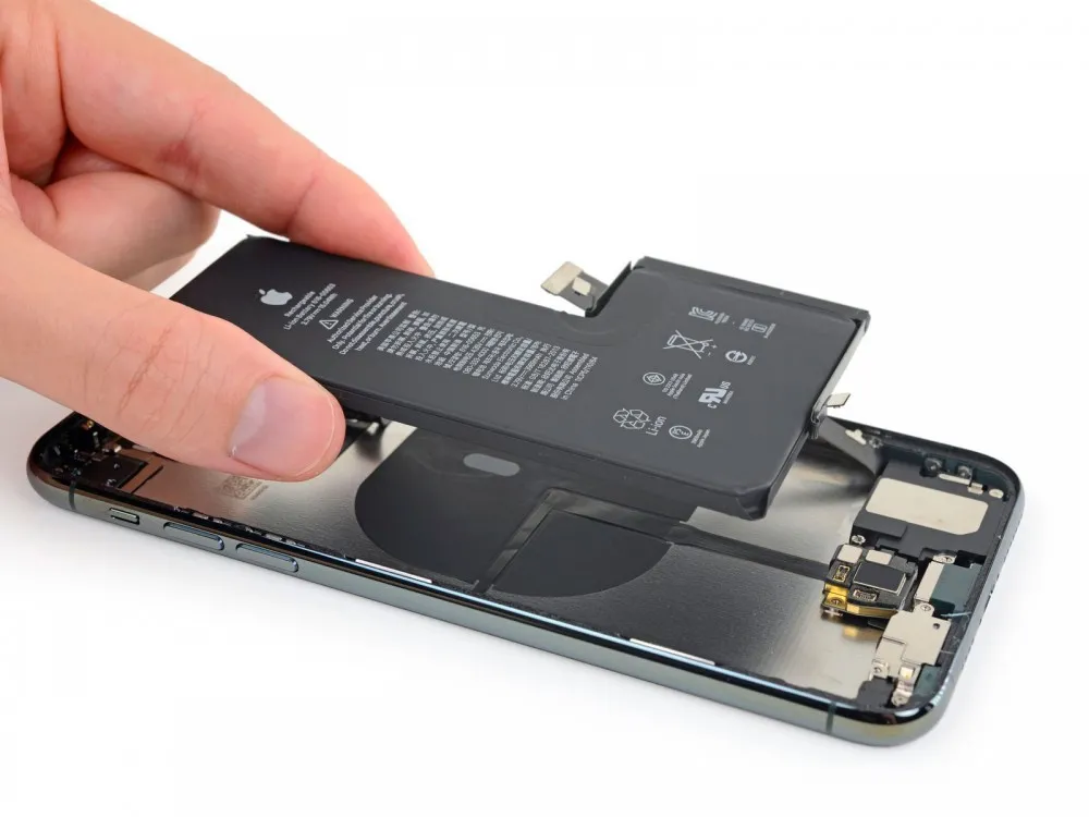 Замена аккумулятора iPhone 11 Pro Max (без ошибки)