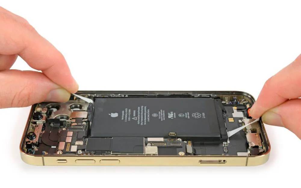 Замена аккумулятора iPhone 12 Pro Max (без ошибки)