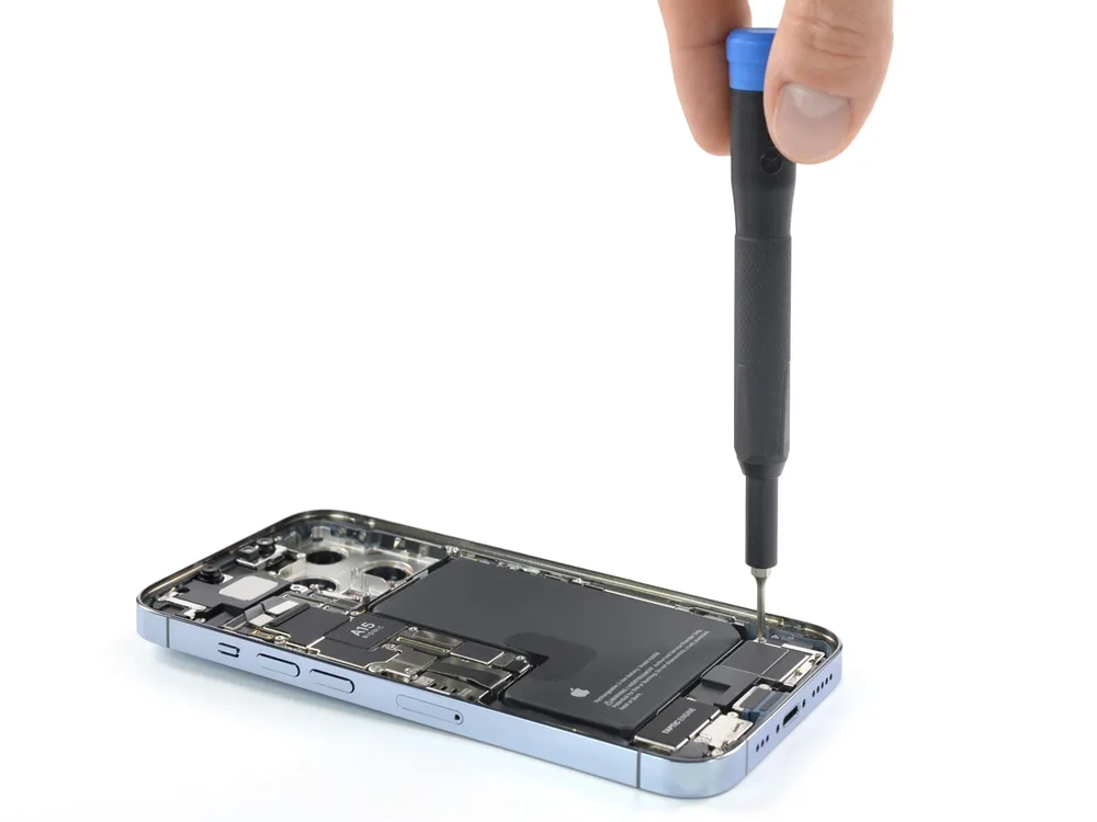 Замена аккумулятора iPhone 13 mini (без ошибки)