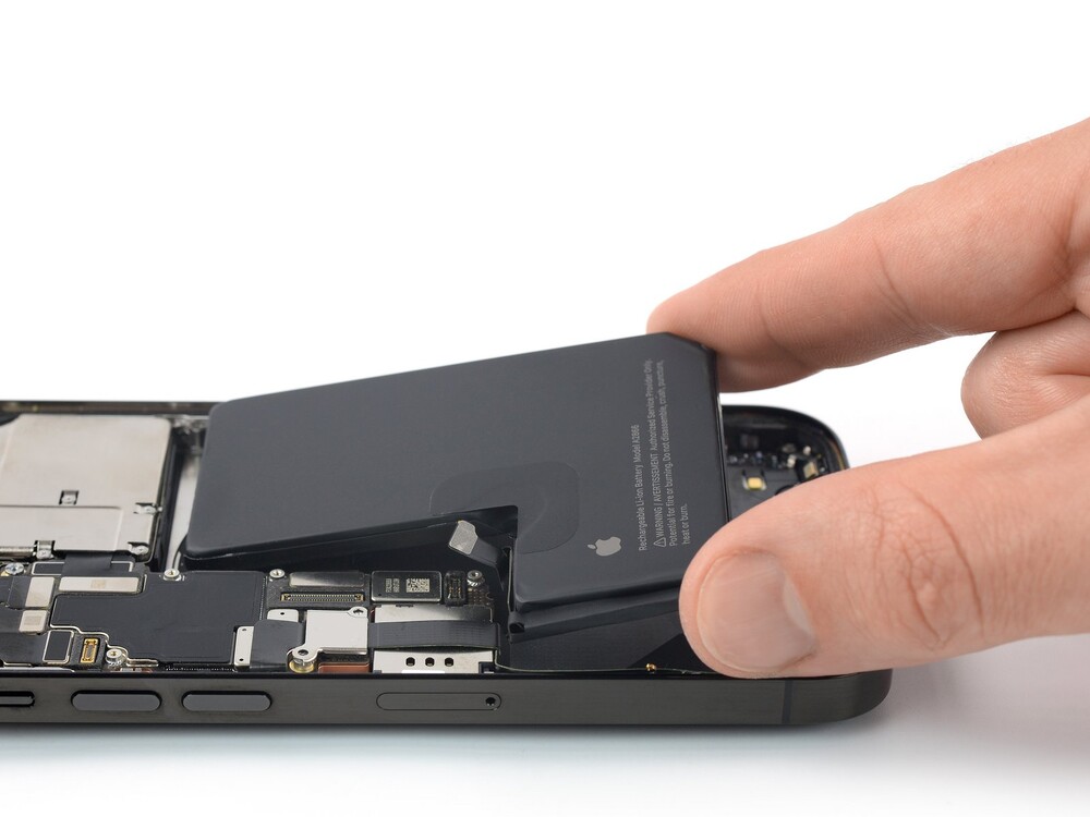 Замена аккумулятора iPhone 14 Pro