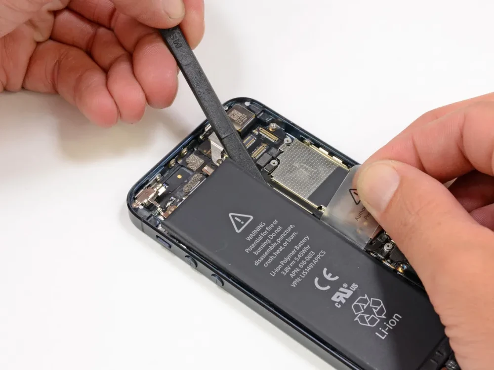 Замена аккумулятора iPhone 5s