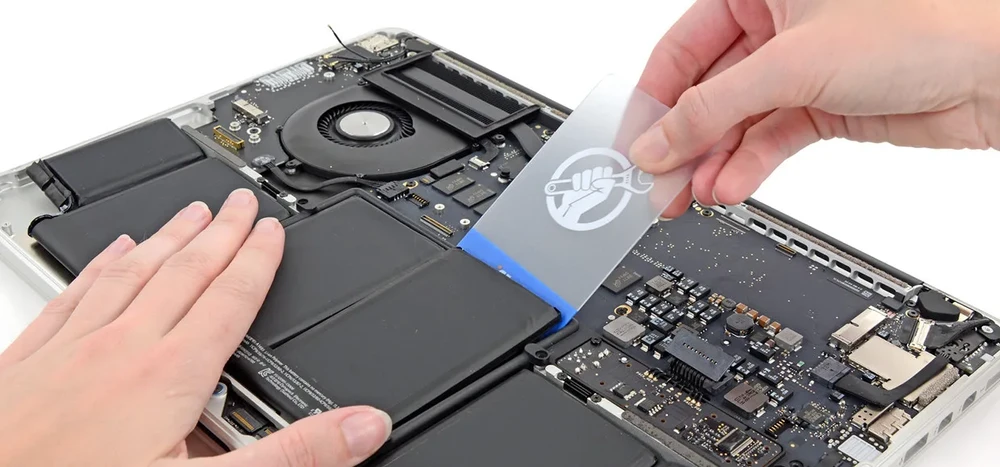Заміна акумулятора MacBook Pro 15" (2016 | 2017) А1707