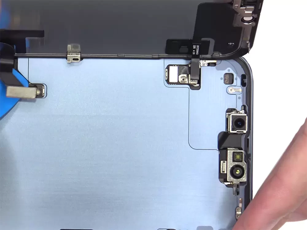 Замена датчика приближения iPhone 14 Plus