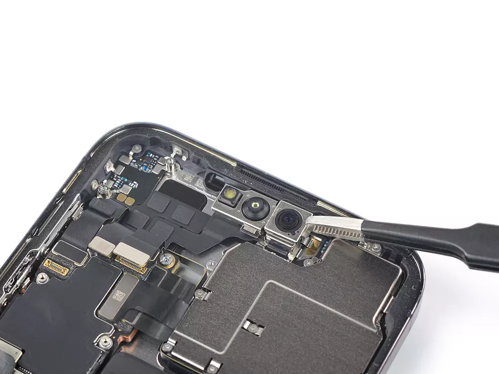 Замена датчика приближения iPhone 14 Pro Max