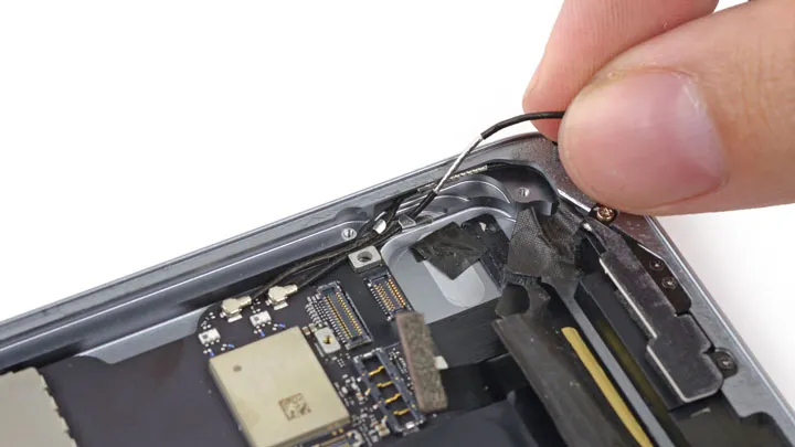 Замена динамика iPad Pro 10.5" (2015)