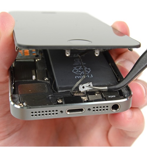 Замена дисплея iPhone 5s в Саратове.
