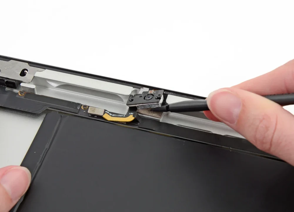 Замена фронтальной камеры iPad 2