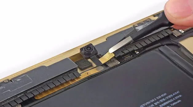 Заміна фронтальної камери iPad 9.7" (2018)