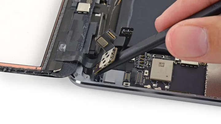 Замена фронтальной камеры iPad mini 4