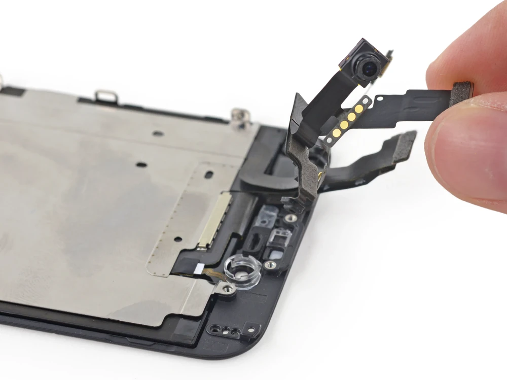 Замена фронтальной камеры iPhone 5