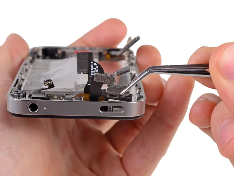 Замена кнопки Power (включения) iPhone SE