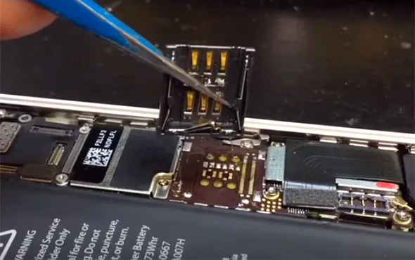 Замена лотка SIM-карты iPhone 5c