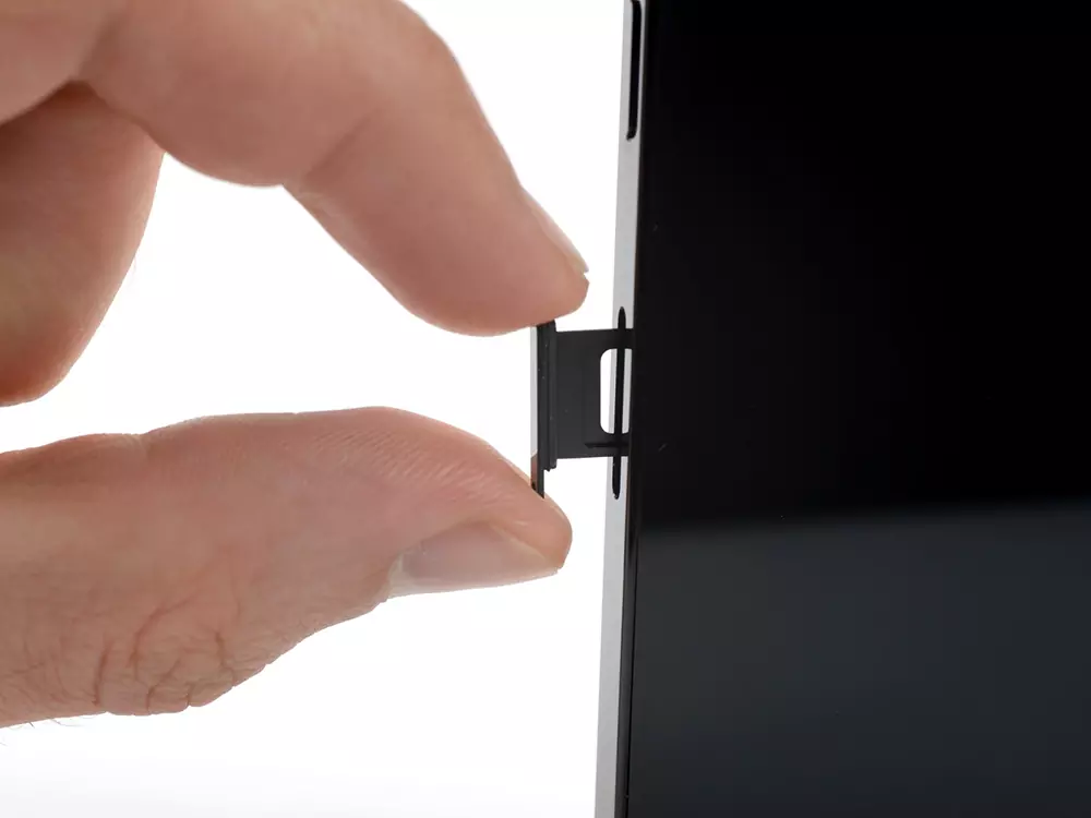 Замена лотка SIM-карты (механизма) iPhone 14 Pro