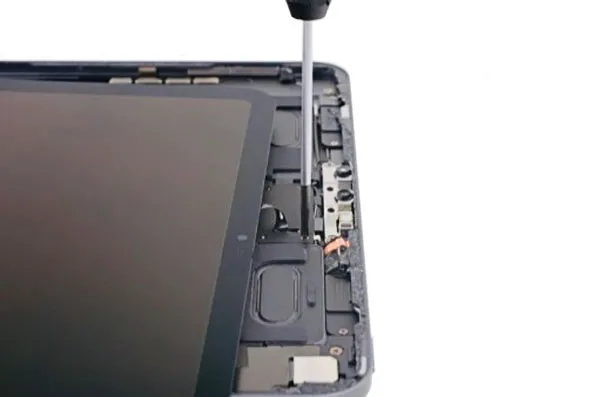 Заміна мікрофона iPad Pro 11"