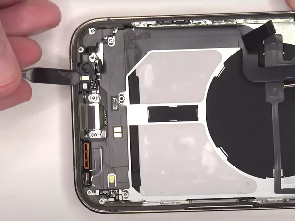 Заміна мікрофону iPhone 14 Pro Max