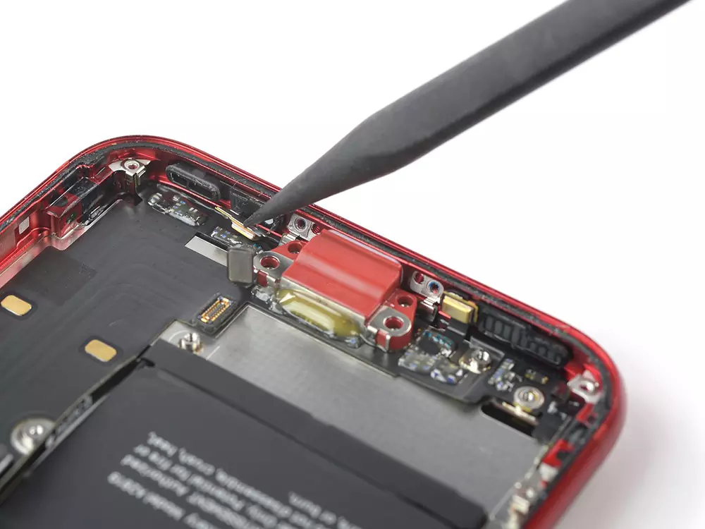 Замена микрофона iPhone SE 3 (2022)