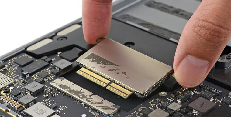 Замена накопителя (SSD) 128Gb MacBook Pro 13" (2016 | 2017) A1706