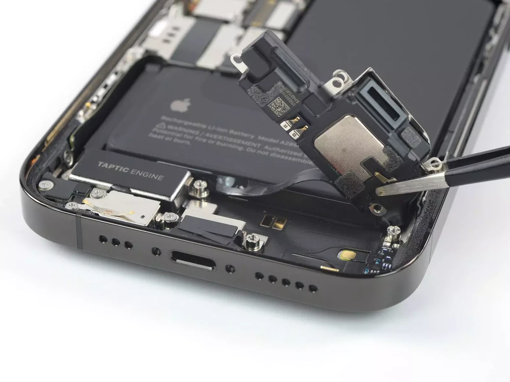 Замена полифонического (нижнего) динамика iPhone 14 Pro