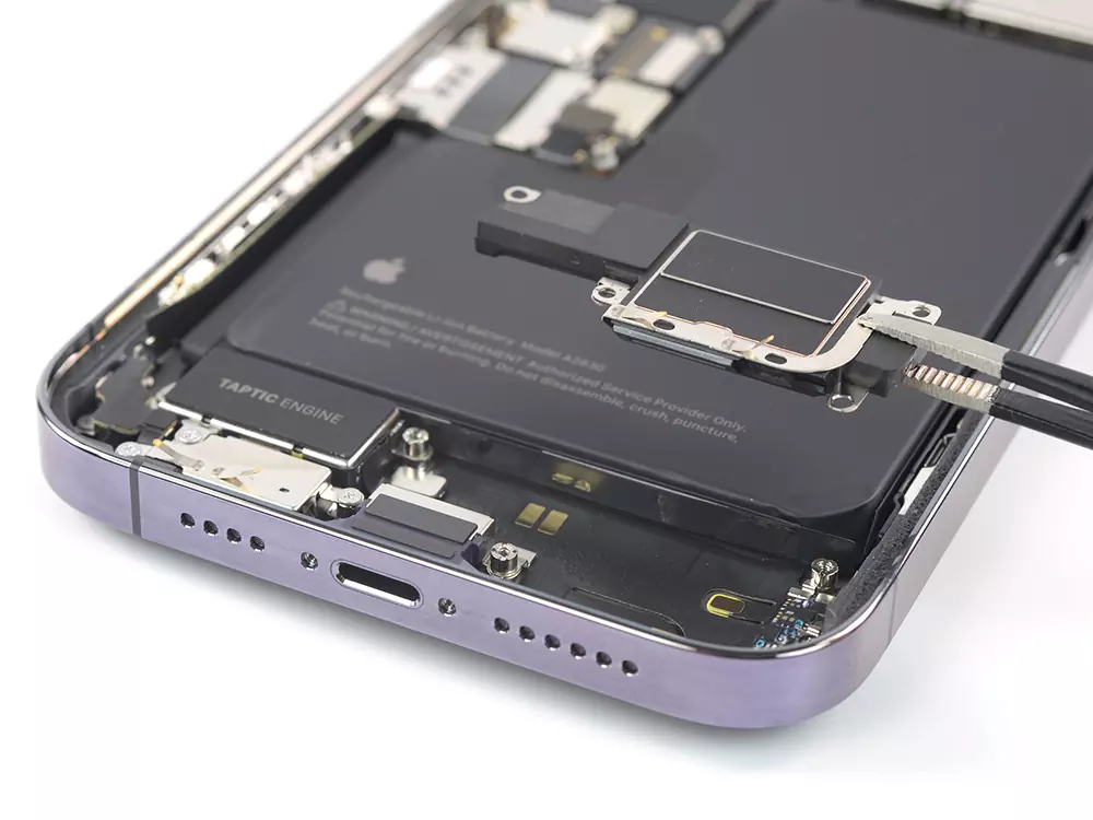 Замена полифонического (нижнего) динамика iPhone 14 Pro Max