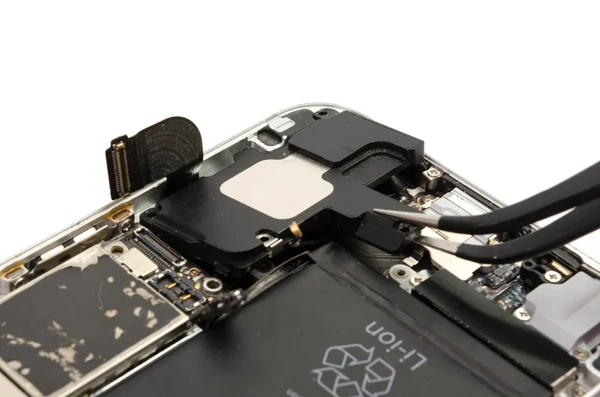 Замена полифонического (нижнего) динамика iPhone 6 Plus