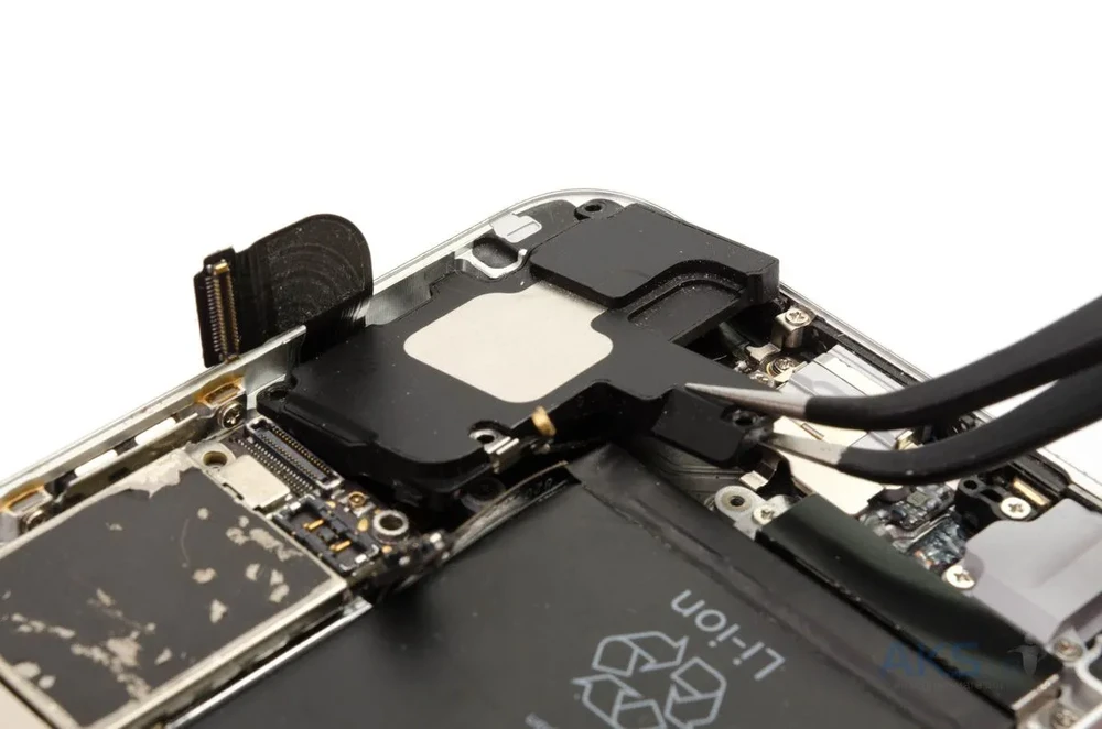 Замена полифонического (нижнего) динамика iPhone SE