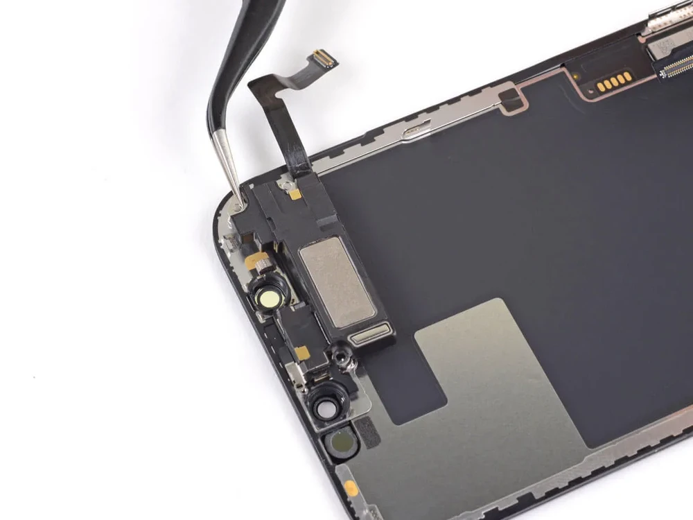 Замена сетки голосового динамика iPhone 13
