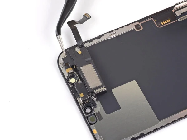 Замена сетки голосового динамика iPhone 13