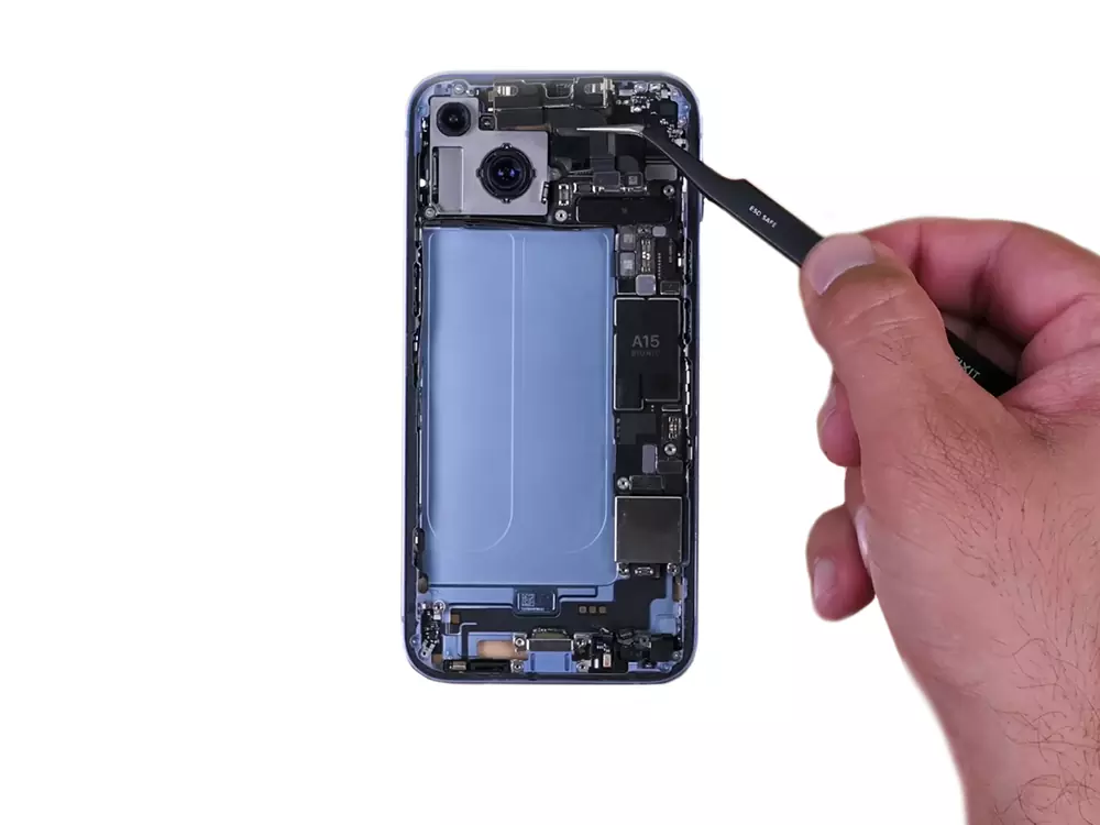 Замена сетки голосового динамика iPhone 14
