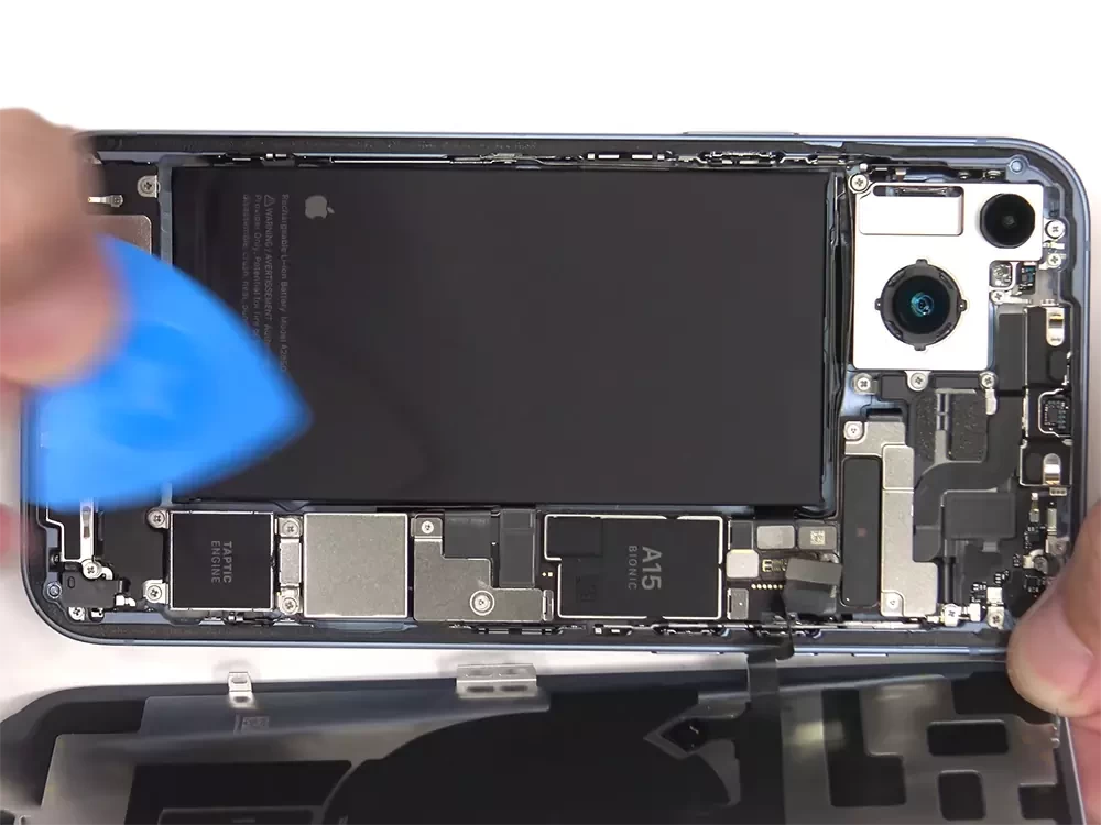 Замена шлейфа кнопок громкости iPhone 14 Plus