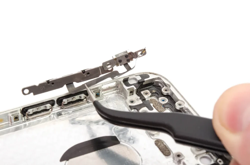 Замена шлейфа кнопок громкости iPhone 6s