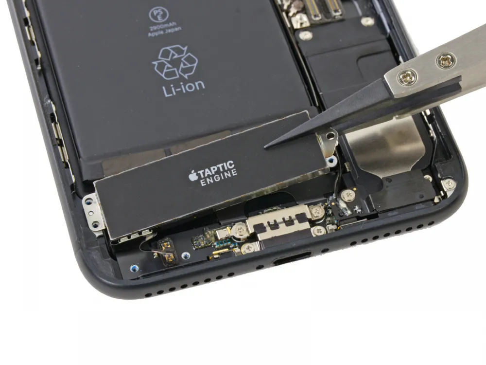 Замена виброзвонка iPhone 12