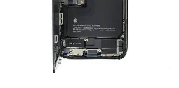 Замена виброзвонка iPhone 13 Pro