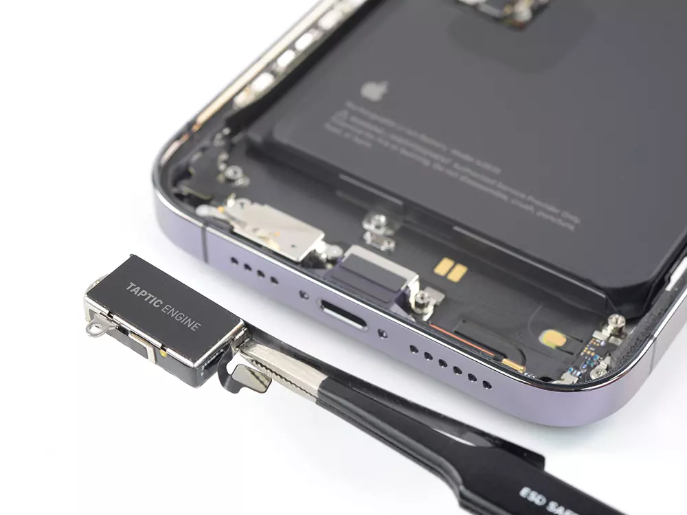 Замена виброзвонка iPhone 14 Pro Max