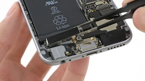 Замена виброзвонка iPhone 6s Plus