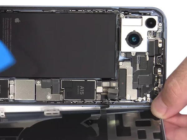 Замена Wi-Fi антенны iPhone 14 Plus