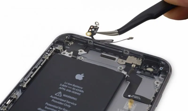 Замена Wi-Fi антенны iPhone 6s