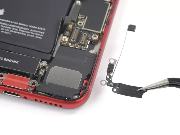 Заміна Wi-Fi антени iPhone SE 3 (2022)