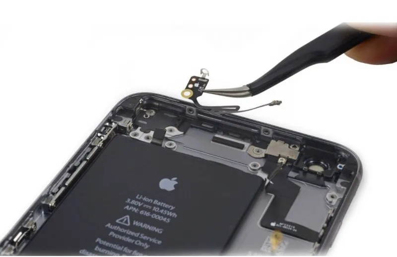 Замена Wi-Fi антенны iPhone XR