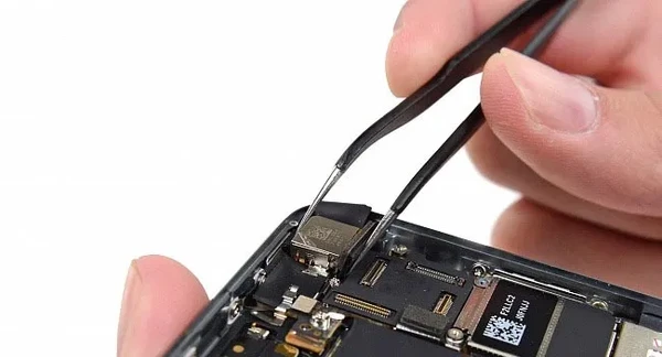 Замена задней камеры iPad mini 3