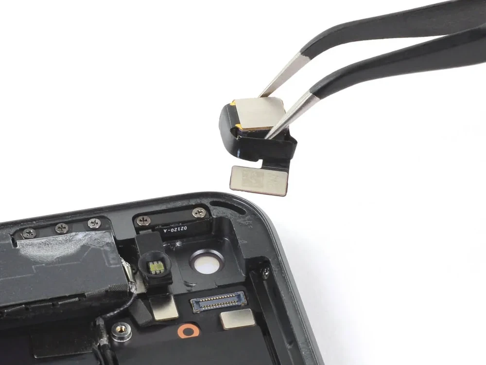 Заміна задньої камери iPad mini 5