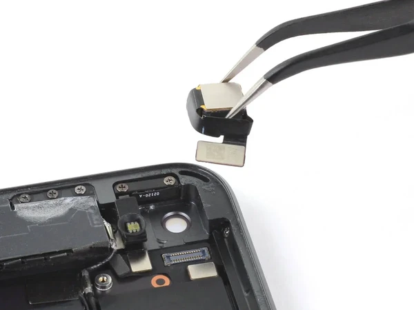 Замена задней камеры iPad mini 5